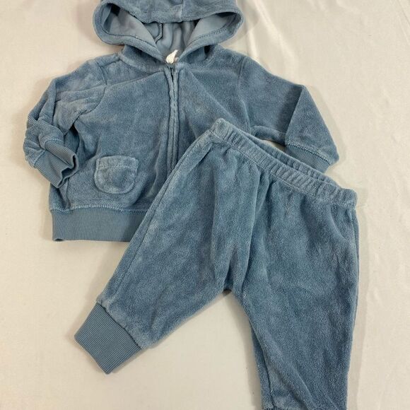 Carter’s Outfit - Picture 1 of 2